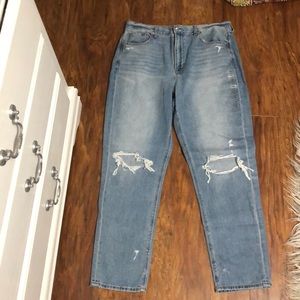American Eagle brand new mom jeans!!